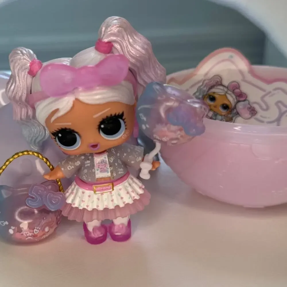 LOL Surprise Miss Pearly Doll HELLO KITTY 50th Anniversary - Picture 5 of 6